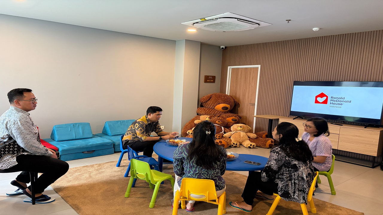 Komitmen Layanan Holistik DLO RSAB Harapan Kita Tinjau Fasilitas dan Sapa Keluarga Pasien di RMHC Kemanggisan
