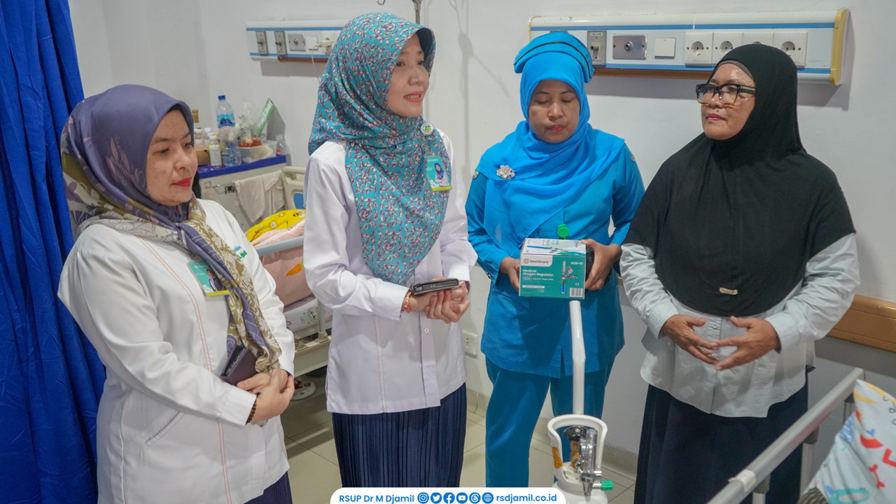 RS M Djamil Terima Bantuan Tabung Oksigen dari Yayasan Djamil Peduli Kasih untuk Pasien Anak