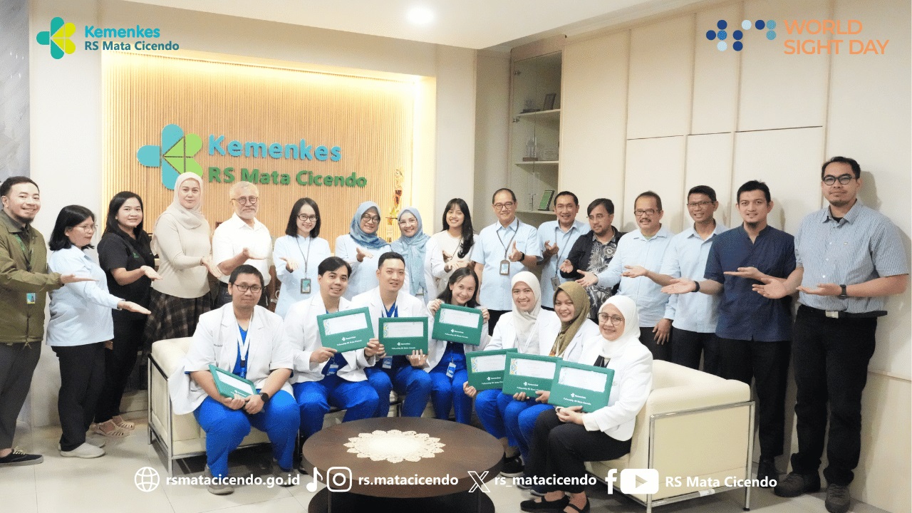 Lulusan Program Fellowship Ophthalmic Tr