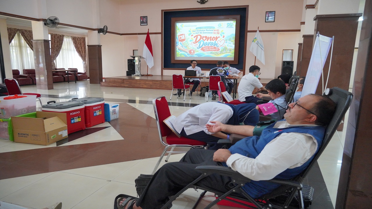 Giat Donor Darah Dalam Rangka HKN Ke 62 dan HUT Ke 98 RS Goenawan