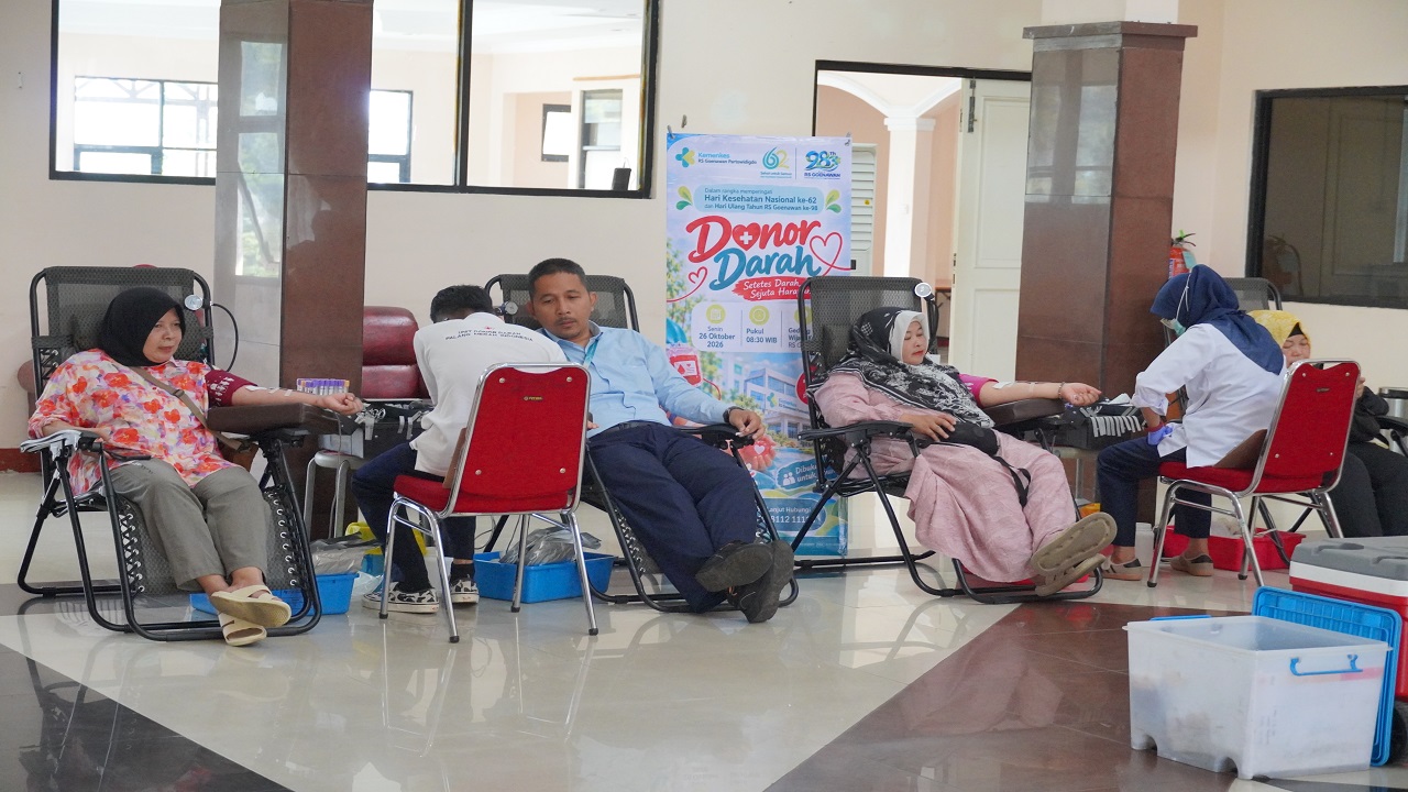 Giat Donor Darah Dalam Rangka HKN Ke 62 dan HUT Ke 98 RS Goenawan